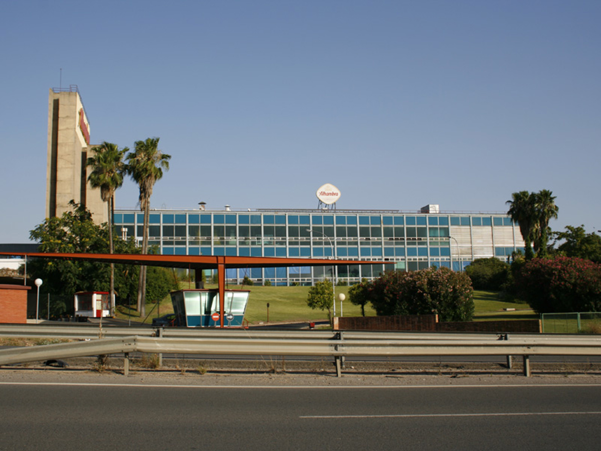  Fábrica de Cervezas Alhambra / El Águila