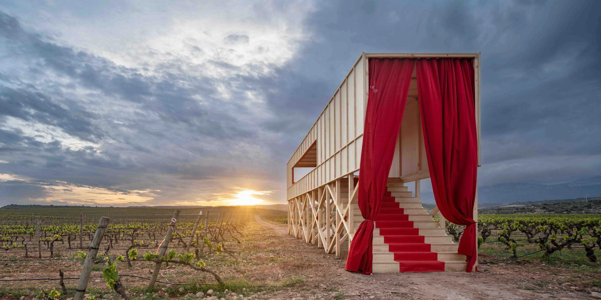  Una mesa elevada en el paisaje