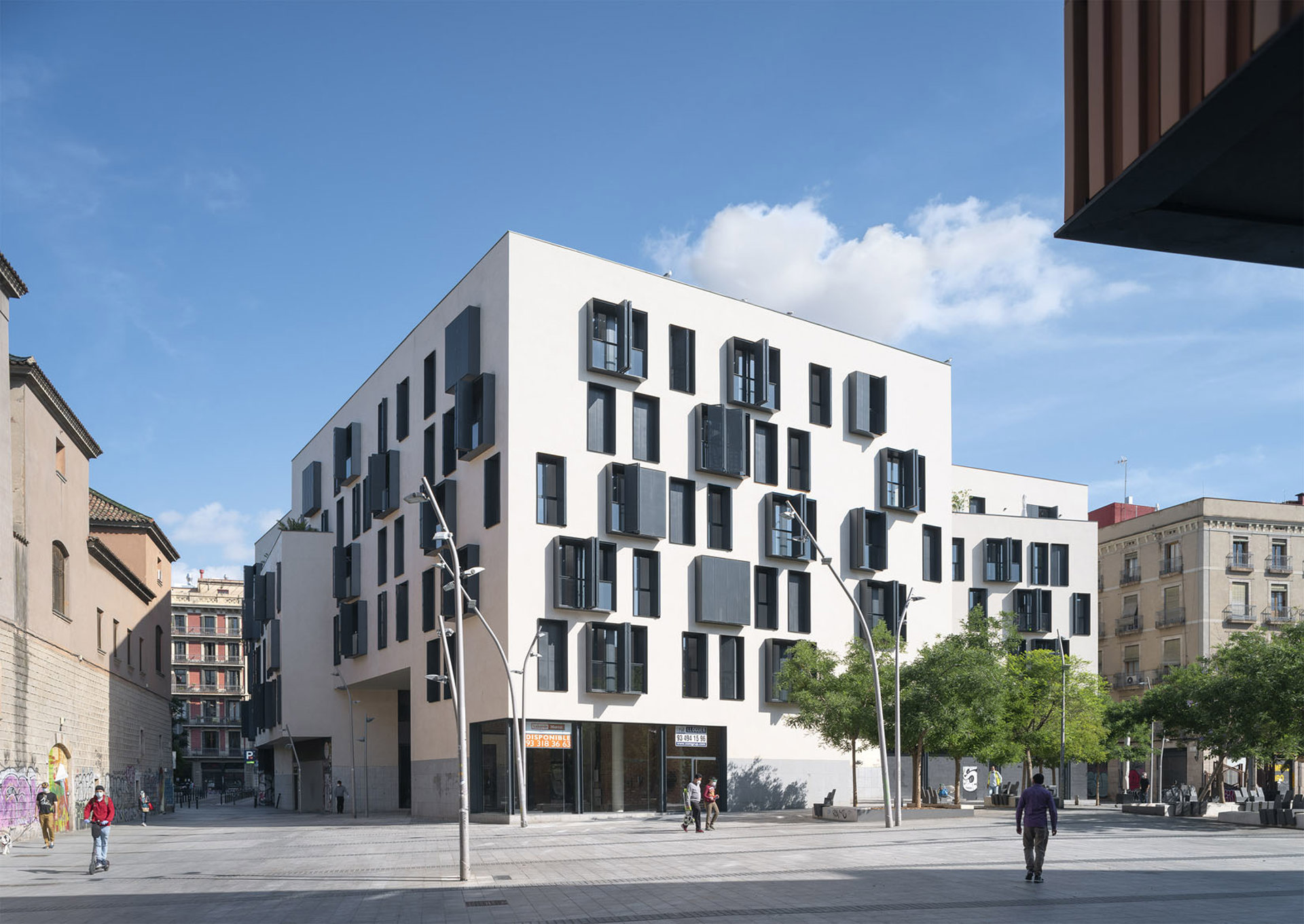  Edificio de viviendas en la plaza de la Gardunya