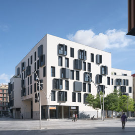 Edificio de viviendas en la plaza de la Gardunya