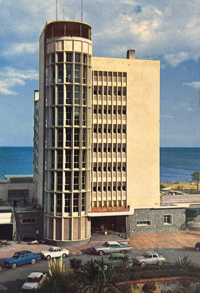 Hotel Pez Espada, Torremolinos, Málaga. Juan Jáuregui Briales y Manuel Muñoz Monasterio