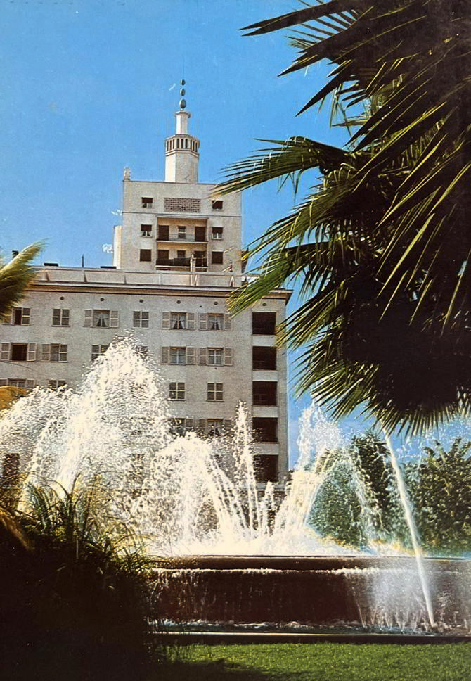 Edificio de oficinas y viviendas La equitativa, Málaga. Juan Jáuregui Briales y Manuel Cabanyes y Mata