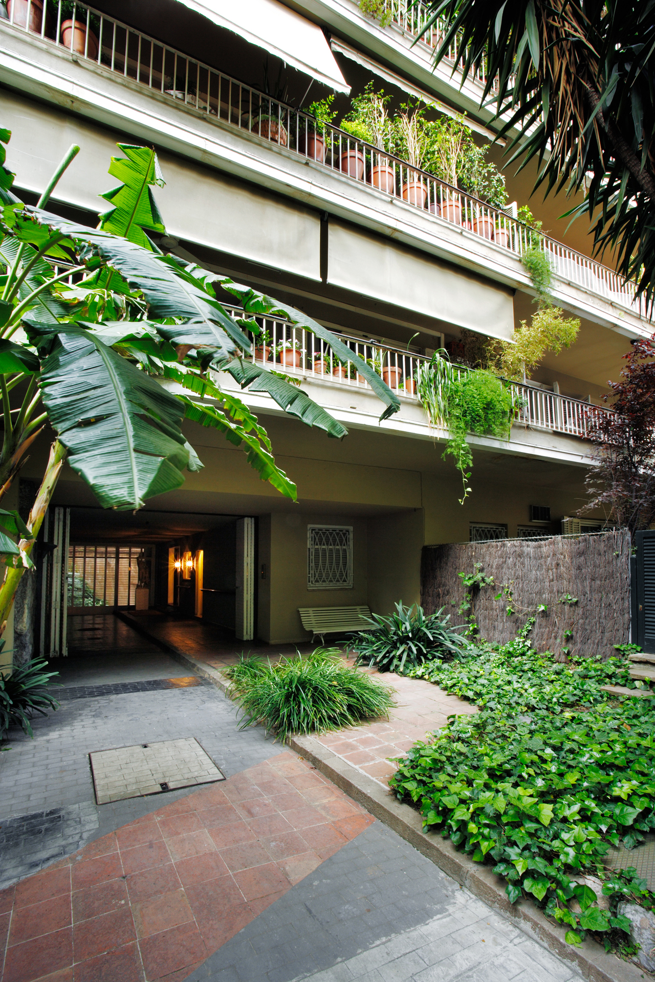  Edificio de viviendas para Francisco Oller Costa en Amigó 76
