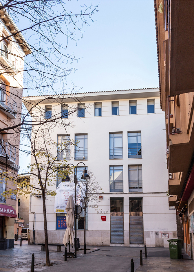 Casa de la Mujer en Zaragoza, proyectada por Isabel Bustillos Bravo y Ana Estirado Gorría