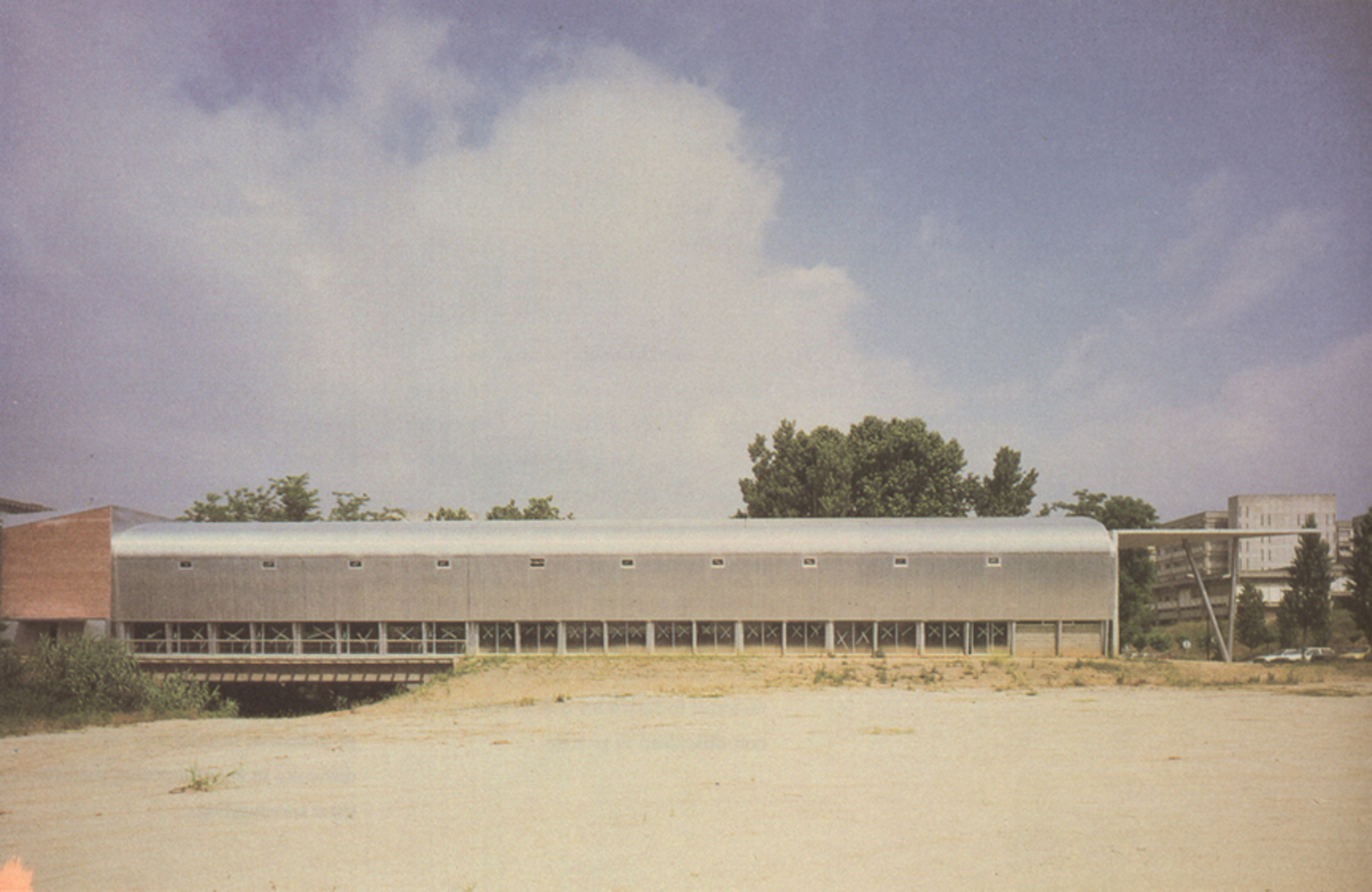  Edificio central de instalaciones deportivas