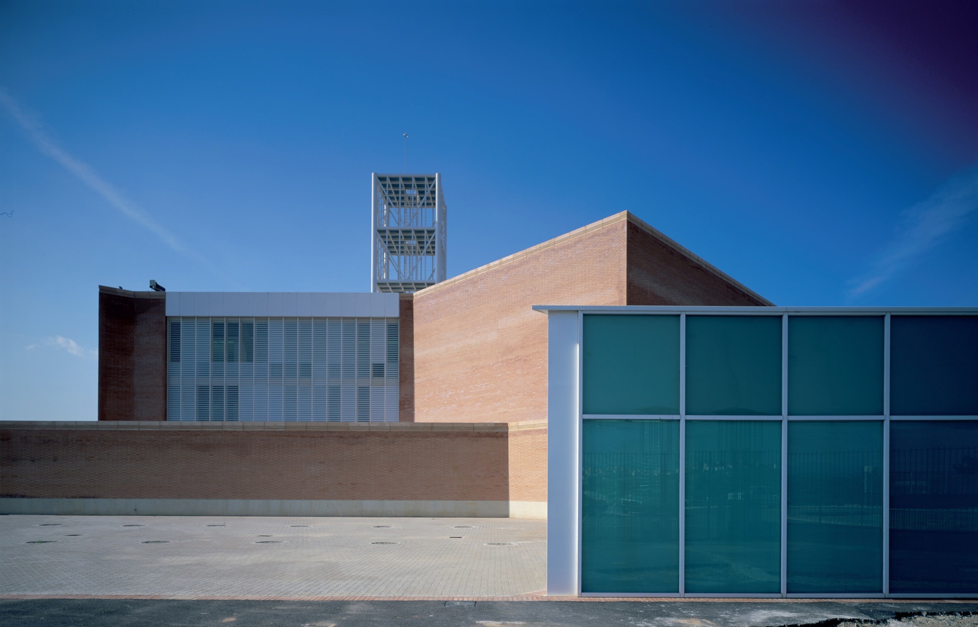  Central telefónica y telepuerto