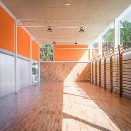 Pabellón deportivo. Colegio Nuestra Señora de Lourdes en Torredolones