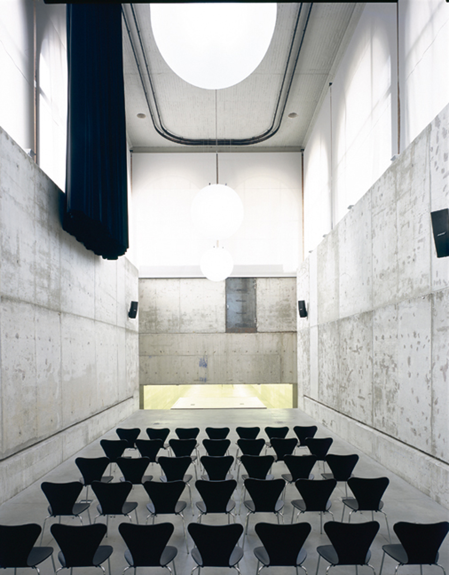  Centro de Documentación de Arquitectura y Aulario de los Nuevos Ministerios de Madrid