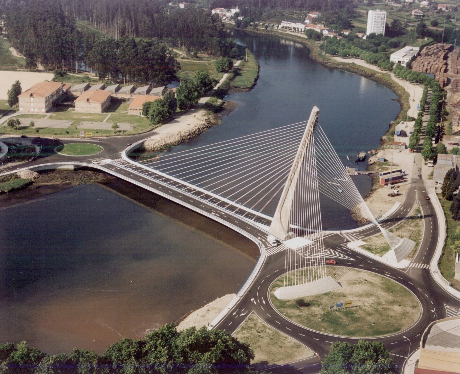  Puente sobre el río Lérez