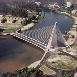 Puente sobre el río Lérez