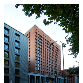 Ministerio de Sanidad y Consumo (antigua Casa Sindical de Madrid)