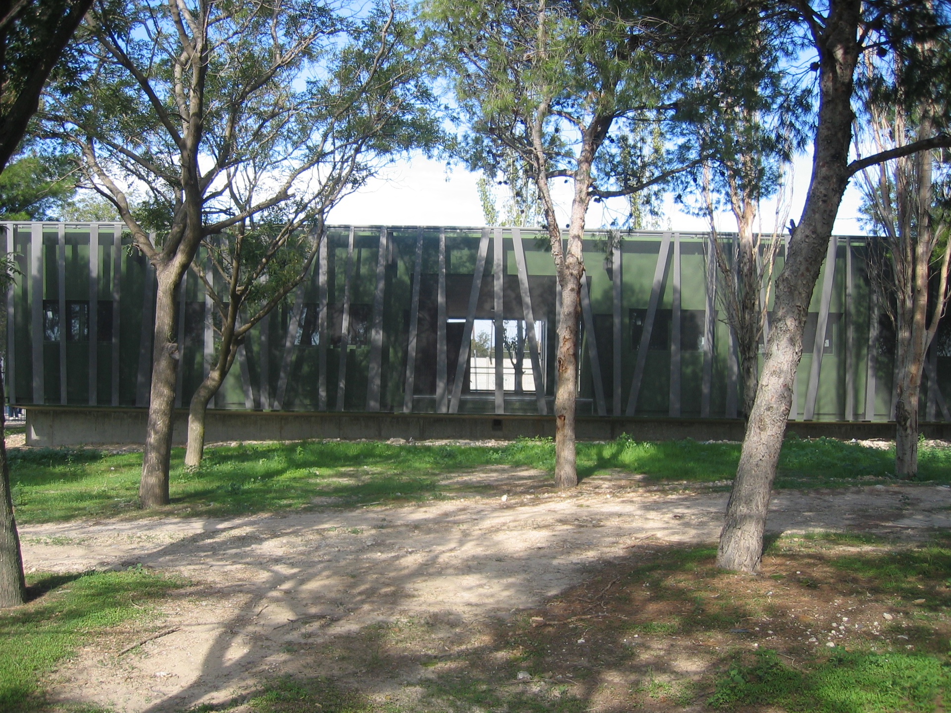  Edificio de viviendas tuteladas en Zaragoza