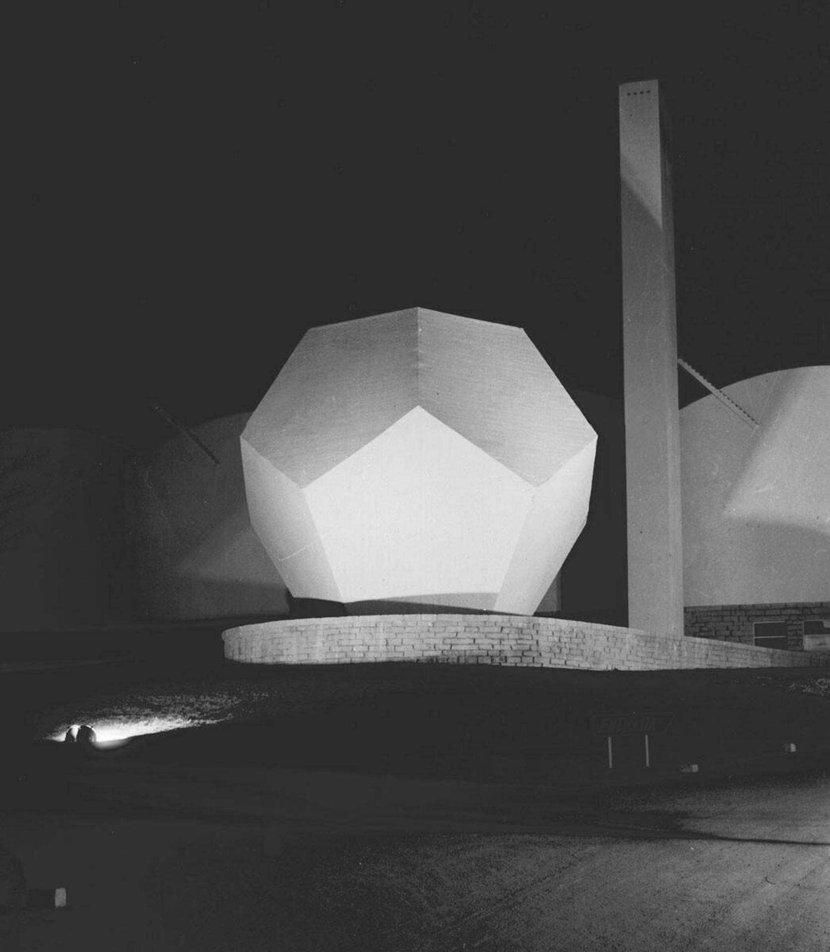 Silo dodecaédrico en el actual Instituto de ciencias de la construcción Eduardo Torroja (CESIC), Eduardo Torroja, Miret Gonzalo Echegaray Comba y Manuel Barbero Rebolledo
