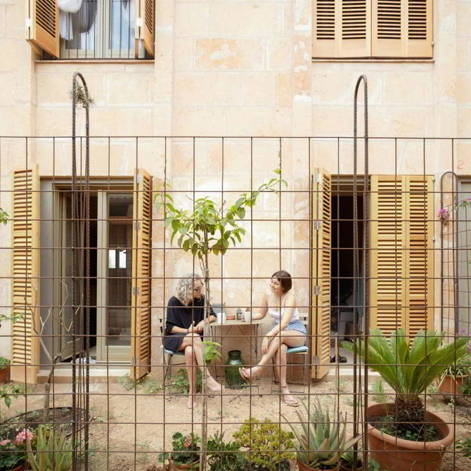 6 viviendas de protección pública en régimen de alquiler en Santa Eugènia, Carles Oliver y Xim Moyá