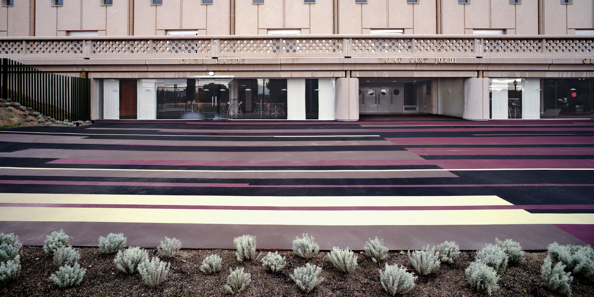  Espacio exterior polivalente del Palau Sant Jordi