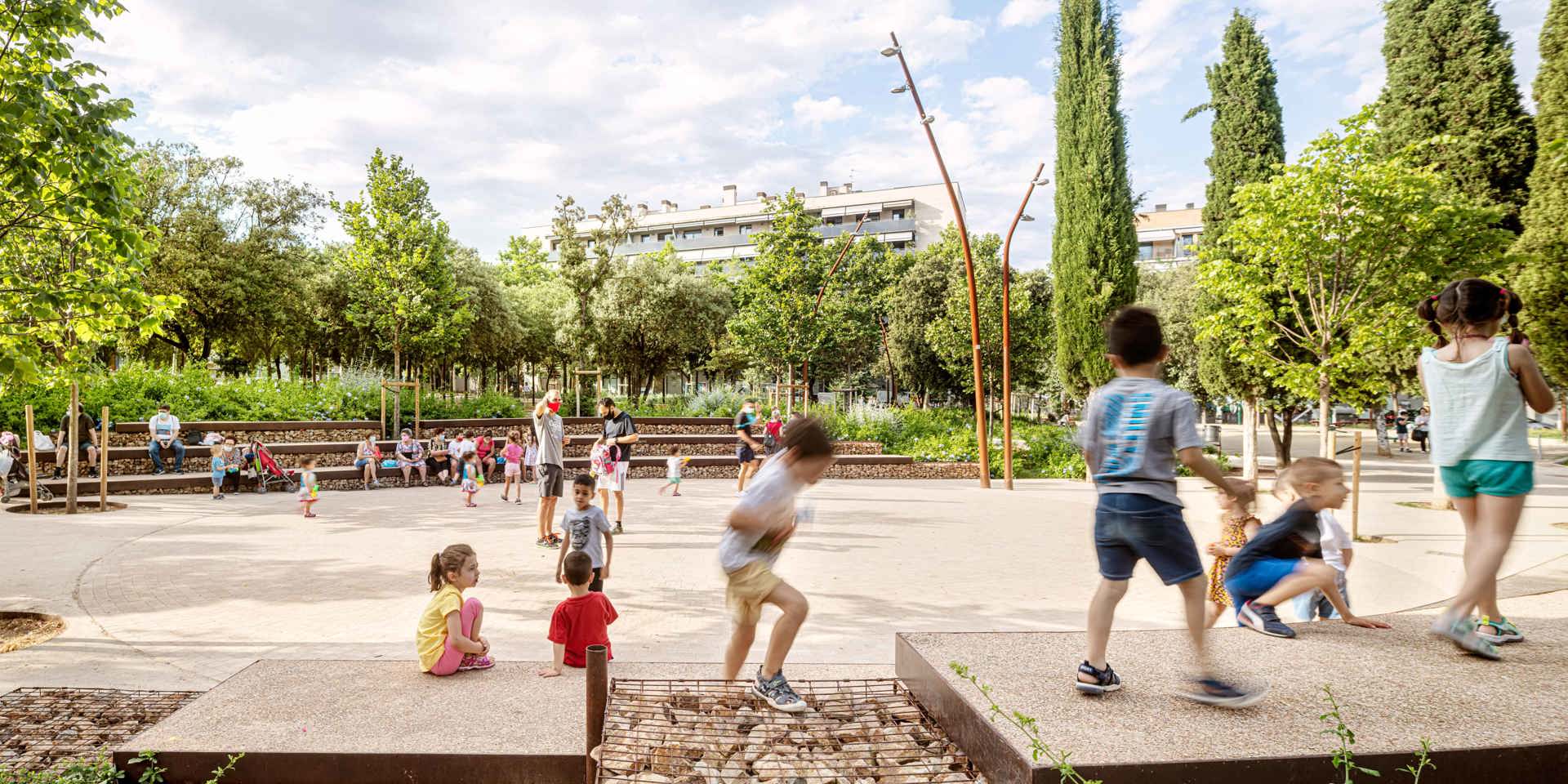  Plaza Sóller. Barcelona. De plaza a parque