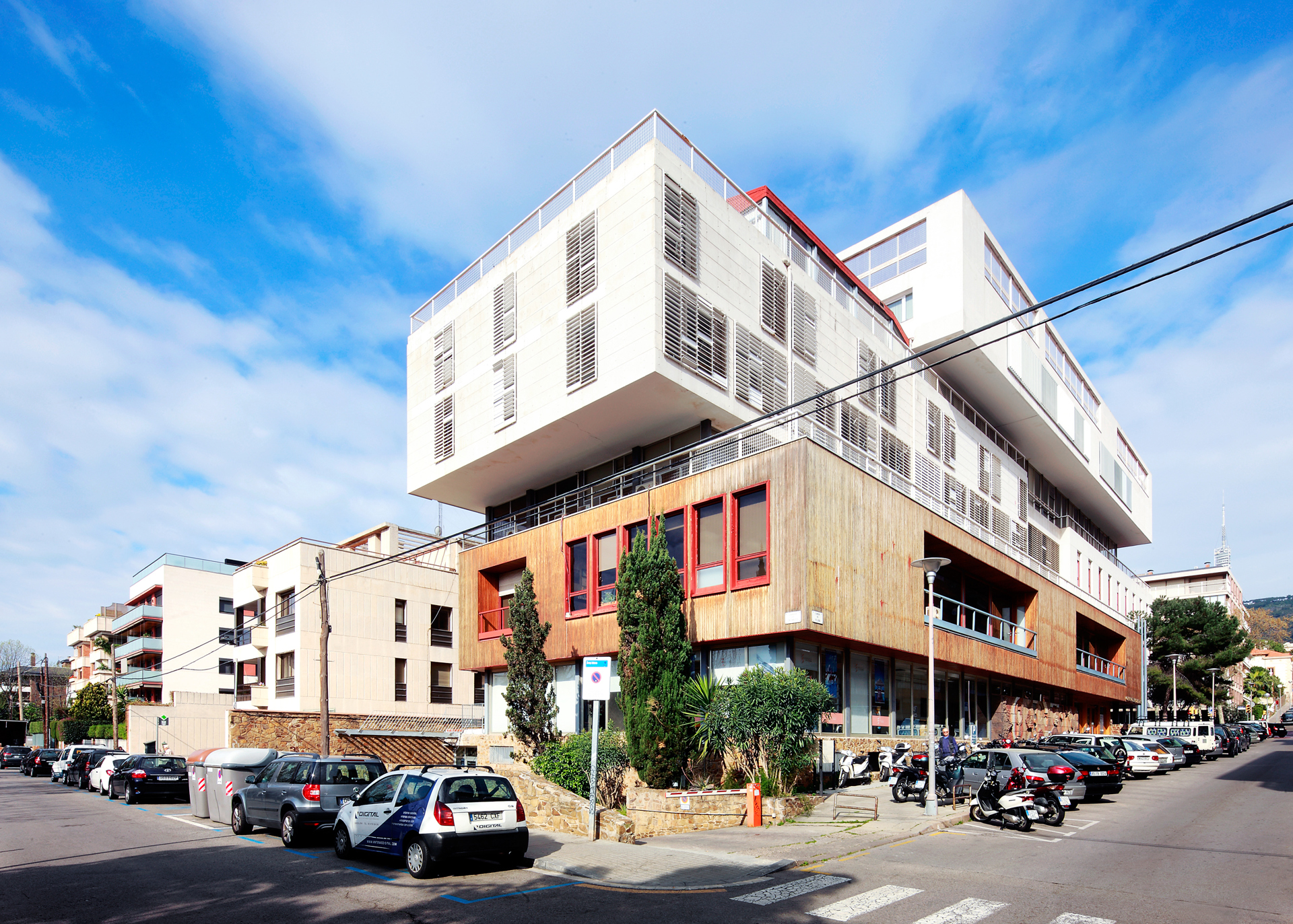  Col·legi Oficial de Metges de Barcelona (COMB)