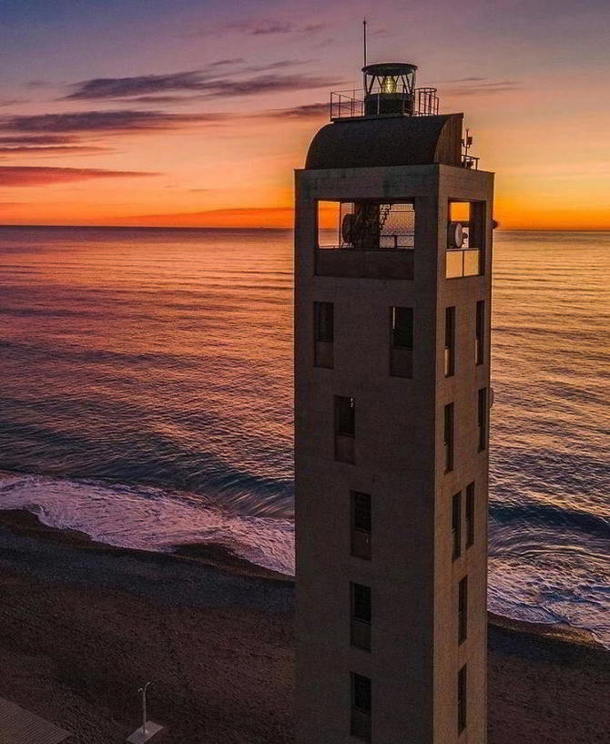 Faro de Nules (1989-1991). Blanca Lleó Fernández.