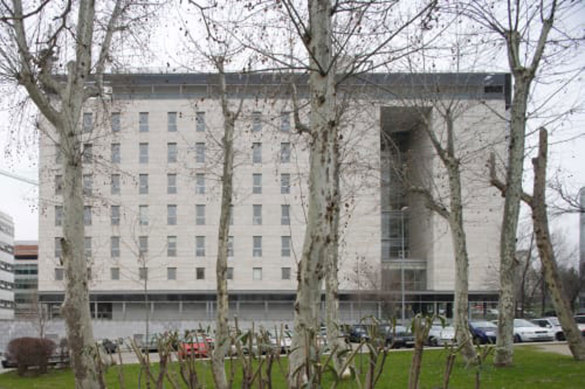  Edificio de oficinas para el Ministerio del Interior