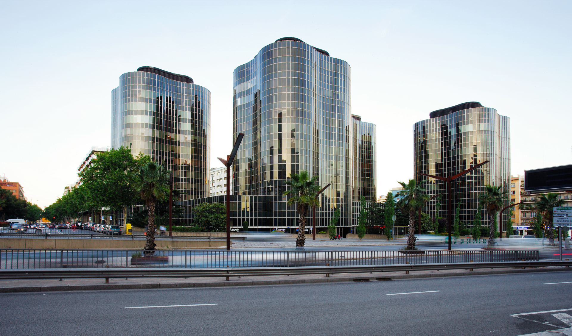  Edificios de Oficinas TRADE