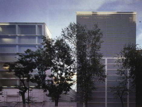 Biblioteca y Archivo Regional de la Comunidad de Madrid en la antigua fábrica de cervezas El Águila, Madrid. Mansilla + Tuñón Arquitectos (Luis Moreno García-Mansilla, Emilio Tuñón Álvarez)