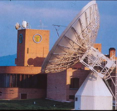 Central de comunicaciones vía satélite de Telefónica (Estación Comunicaciones por satélite de la CTNE), Madrid. Julio Cano Lasso, Juan Antonio Ridruejo Brieva