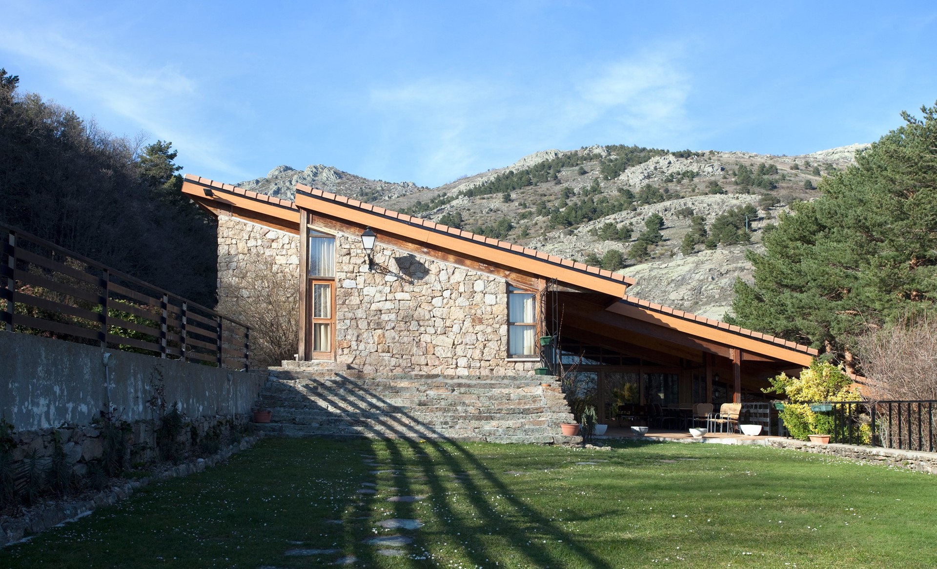  Hogar Infantil de la Cristalera Española (Residencia La Cristalera)