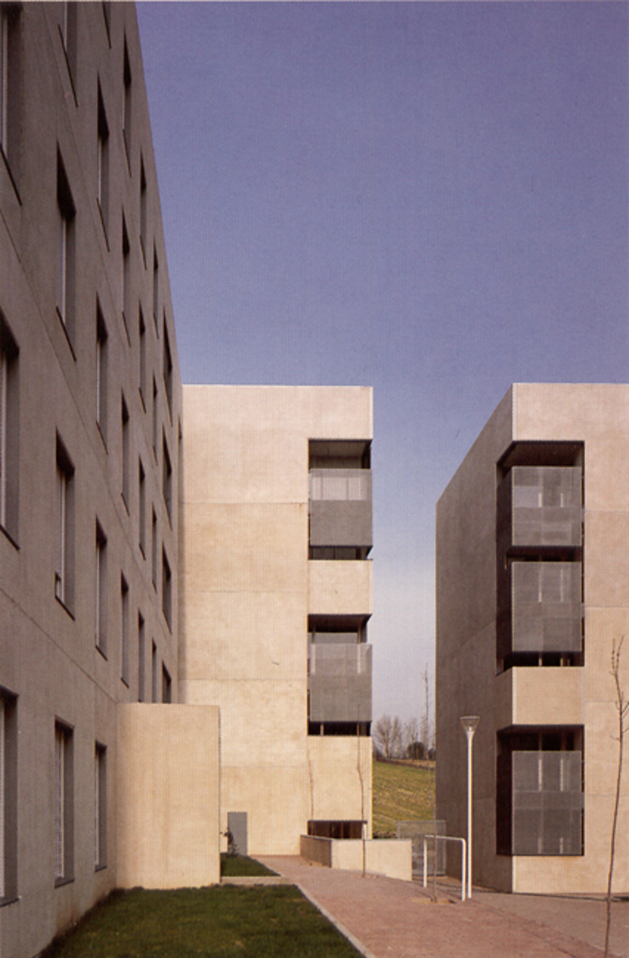  198 viviendas sociales y garajes