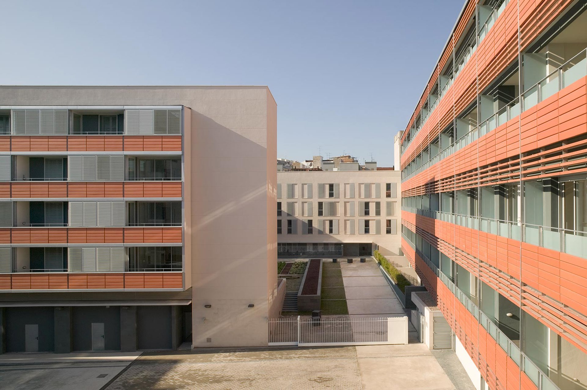  Viviendas, oficinas y espacios públicos en la manzana de los antiguos Laboratorios Uriach