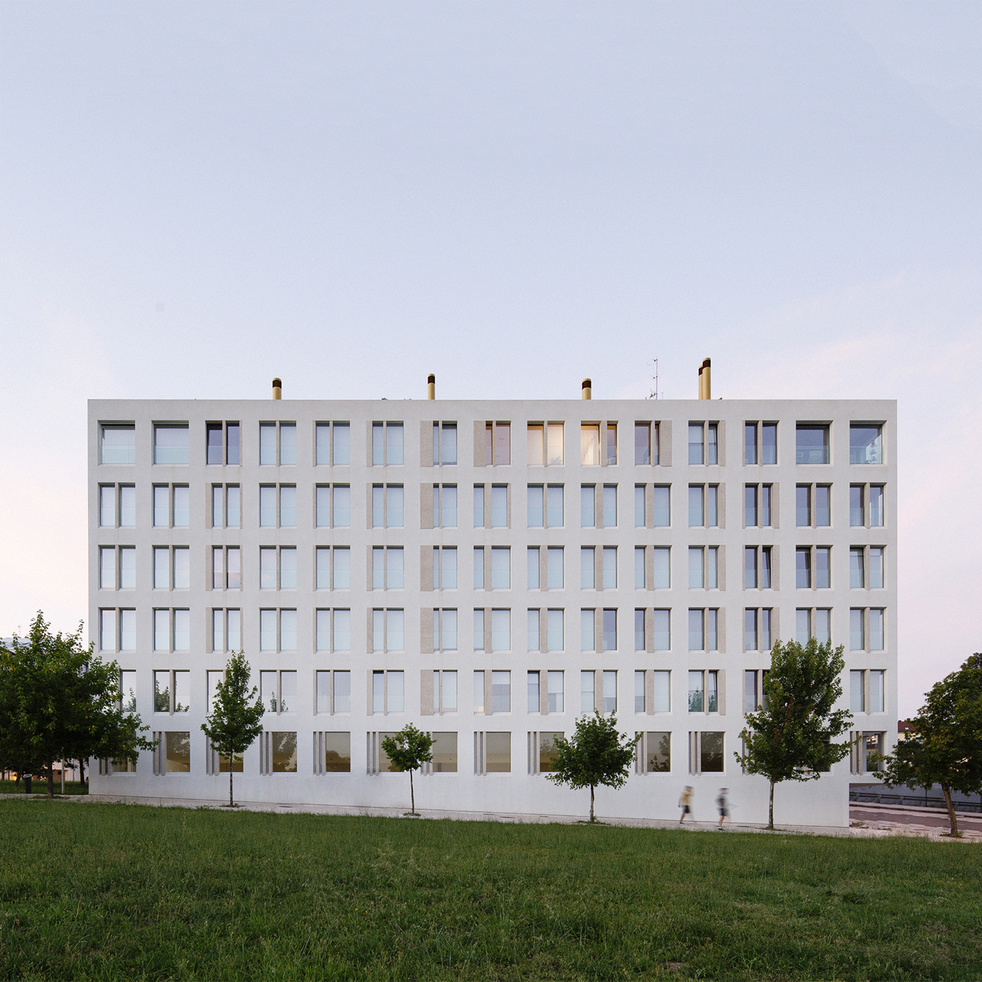  Cooperativa de viviendas Trece Rosas