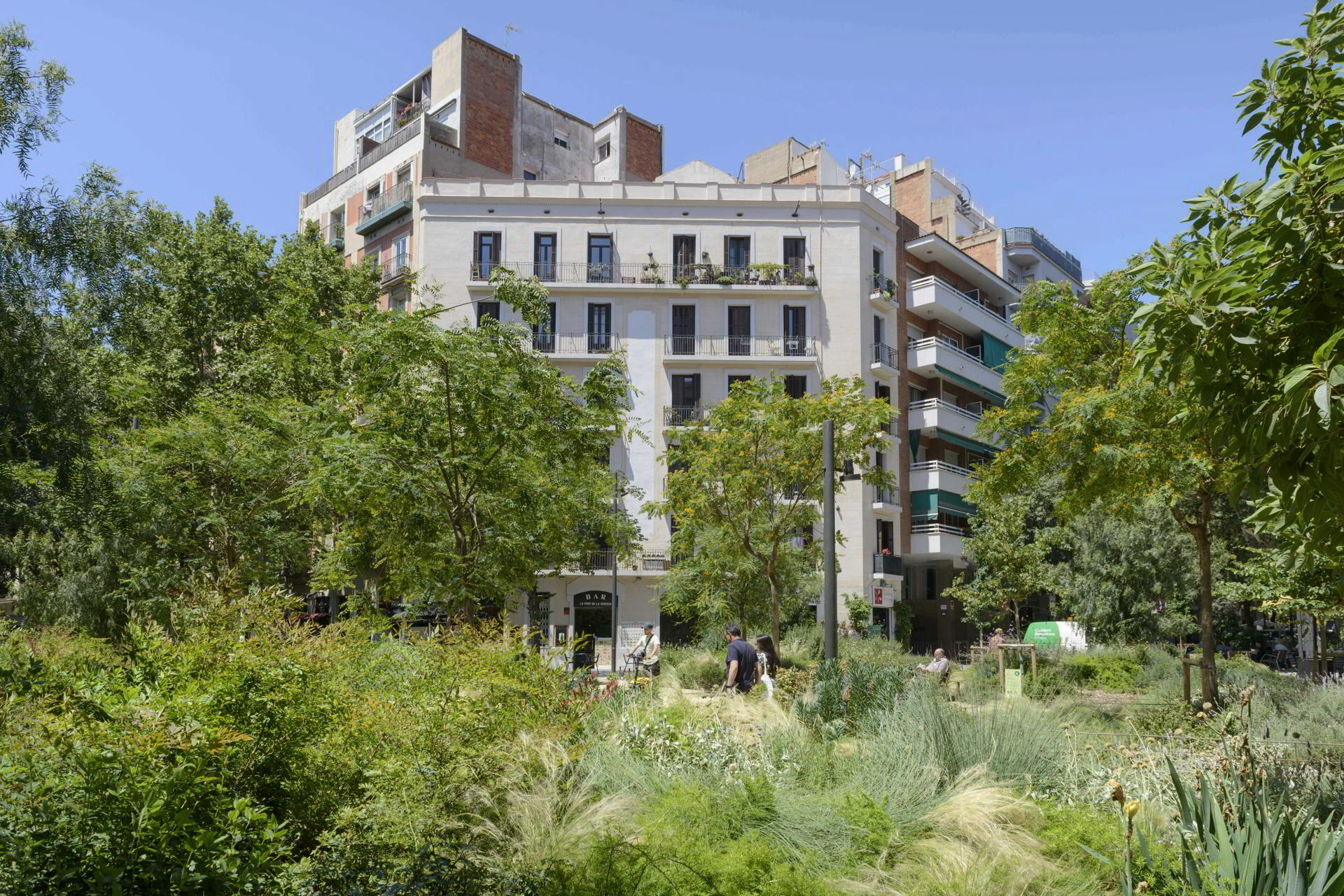 Eje Consell de Cent. Cierto Estudio y B67 Palomeras arquitectos