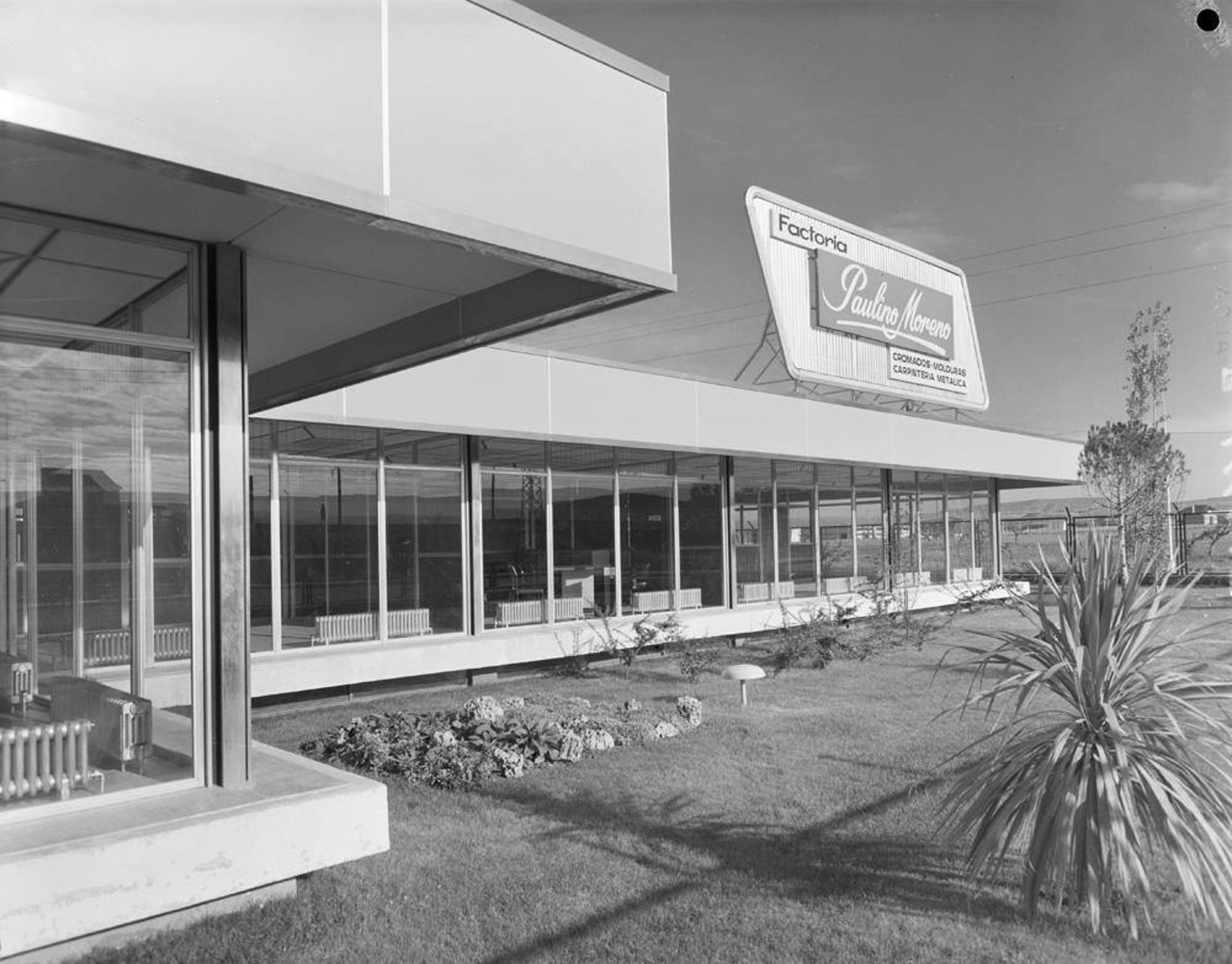  Fábrica y concesionario Hijos de Paulino Moreno