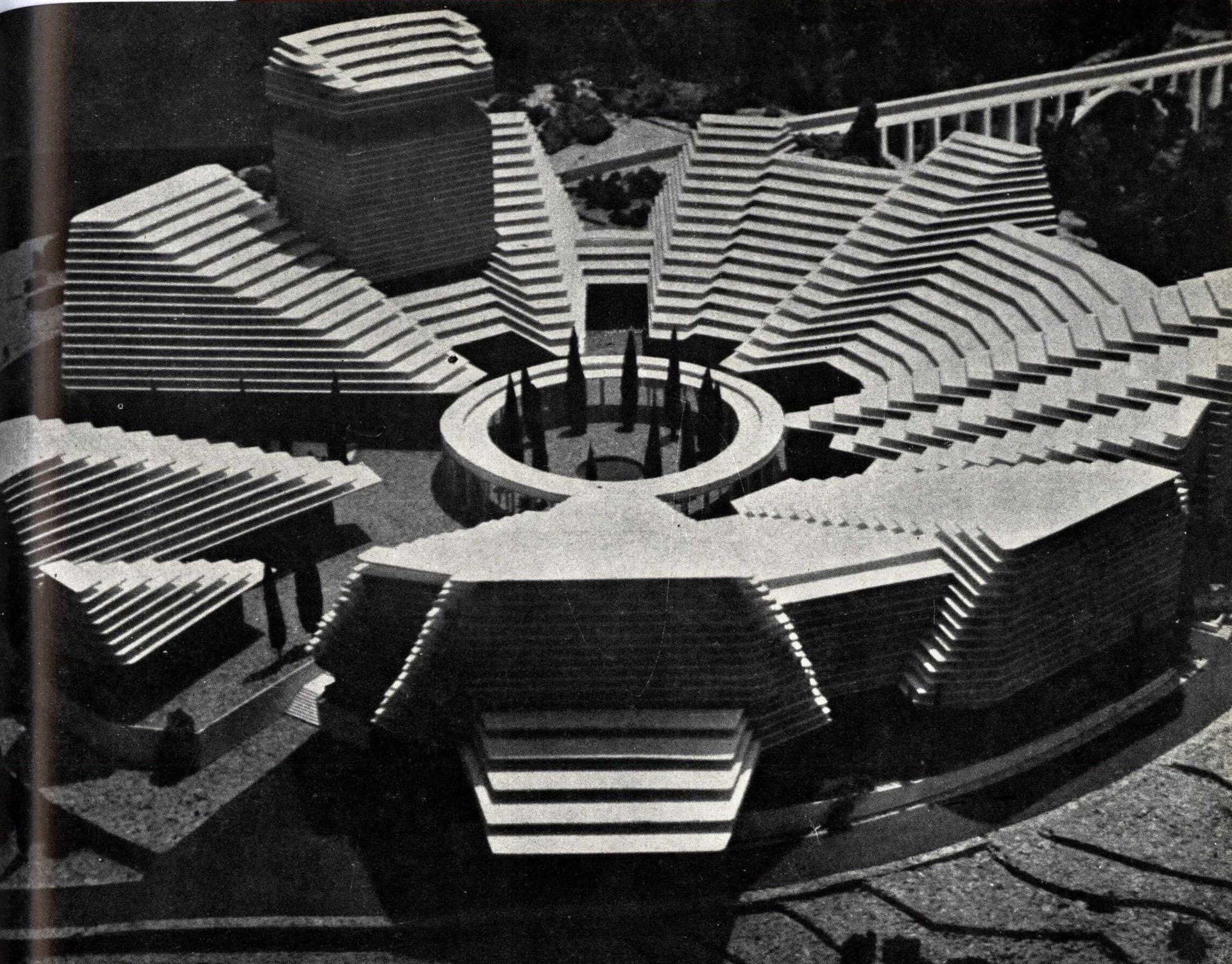  Centro de Restauraciones Artísticas