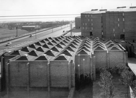 Iglesia parroquial de Nuestra Señora de la Fuencisla, Madrid. Alfonso Burón García, Mercedes de Miguel Sánchez, Antonio Ábalos Culebras, José María García de Paredes Barreda