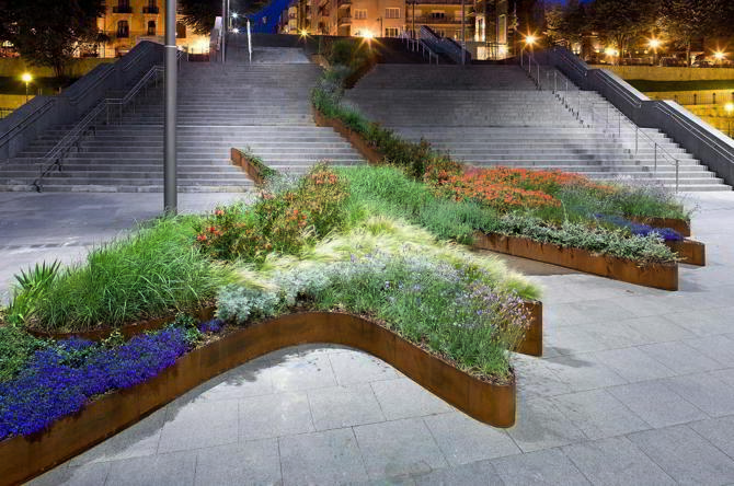 El jardín que sube por las escaleras / The Garden That Climbs the Stairs, Bilbao. Diana Balmori Ling
