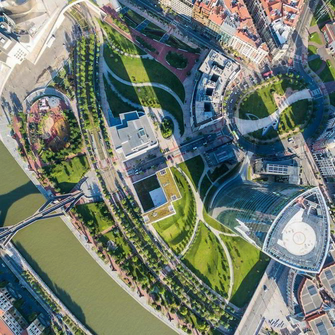 Vista aérea del Parque de la Campa de los Ingleses y Plaza Euskadi, Bilbao. Diana Balmori Ling