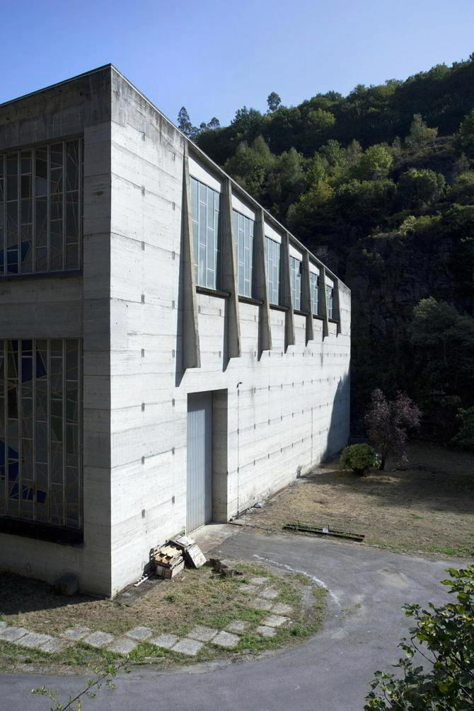 Central y salto de Silvón, Dorias, Asturias. Ignacio Álvarez Castelao y Juan José Elorza González