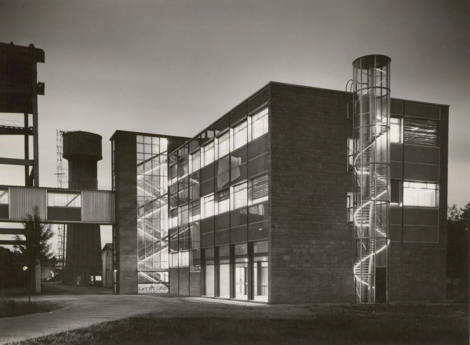 Laboratorio de Controles e Investigación Aplicada de Cristalería Española, Avilés, Asturias. Manuel Aymerich Amadiós