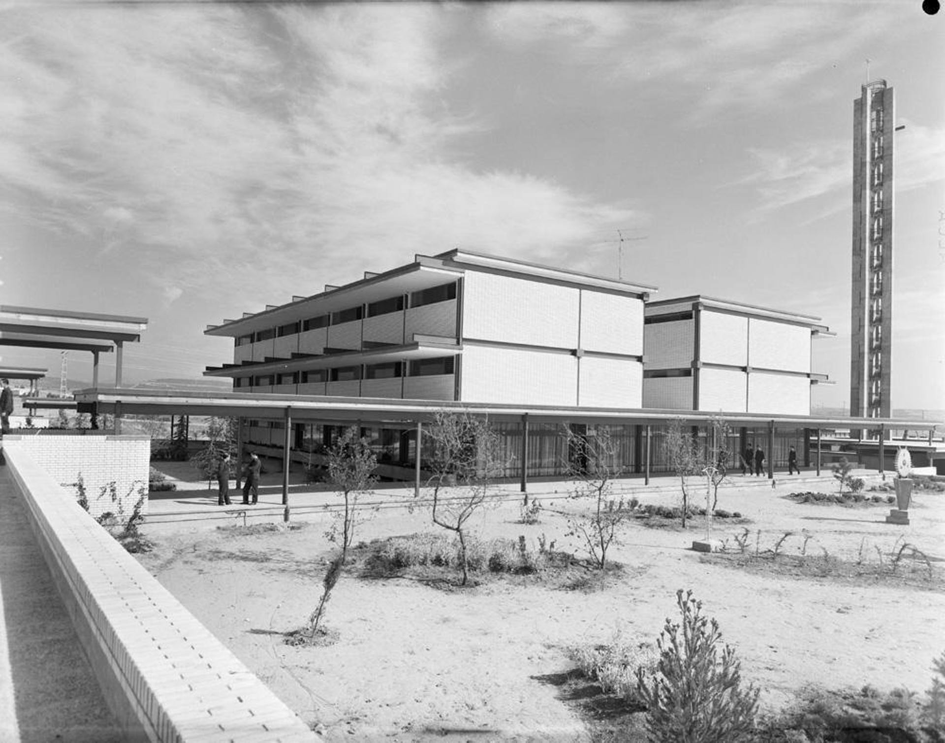  Escuela para hidroeléctrica española San Agustin de Guadalix