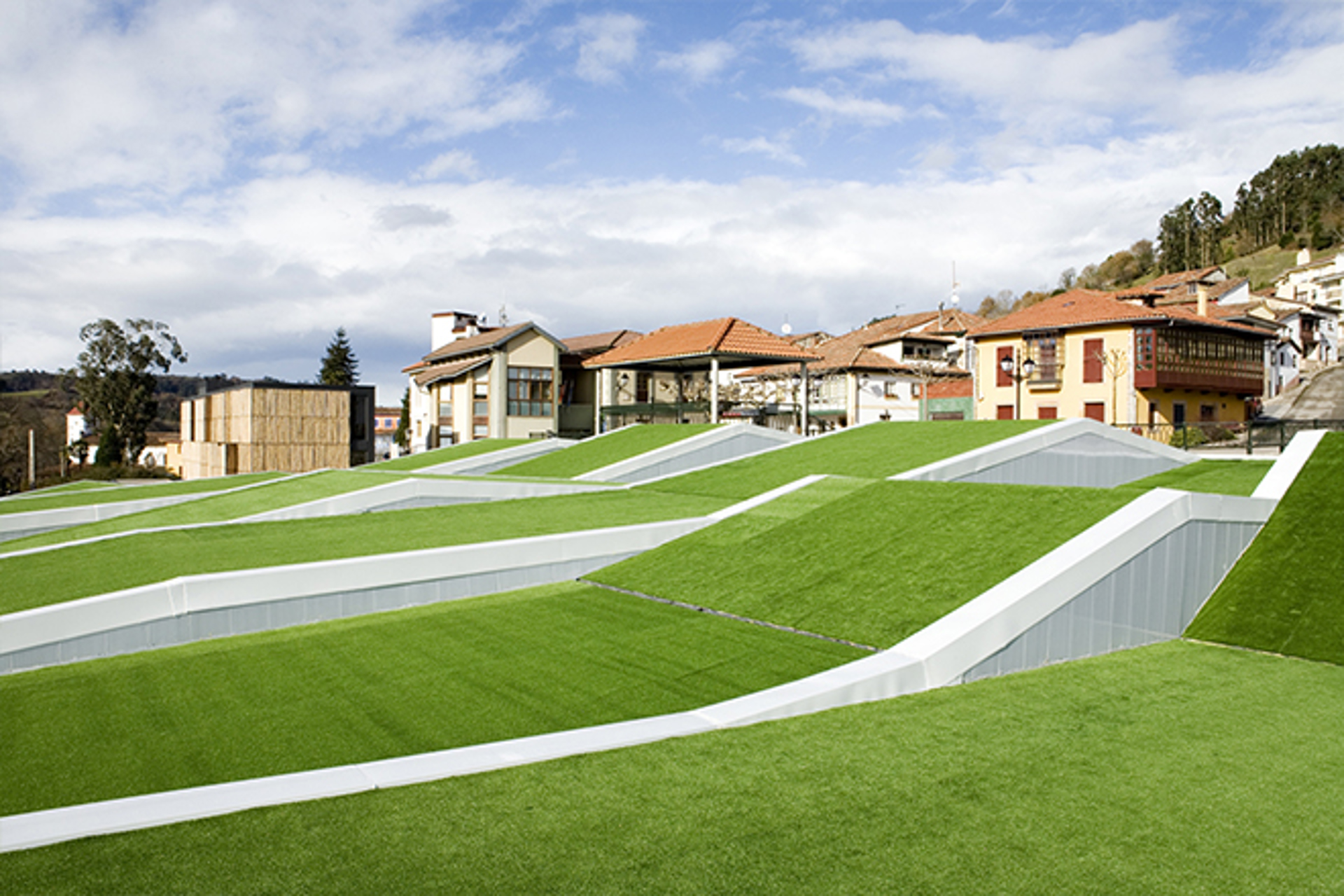  Polideportivo Municipal en Santolaya de Cabranes