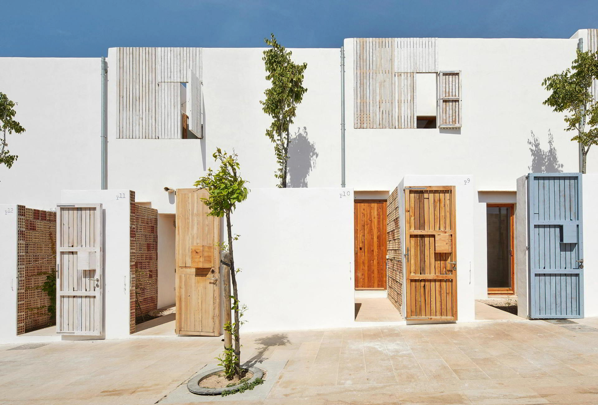 Life Reusing Posidonia: 14 viviendas de protección oficial en Sant Ferran, Formentera, Islas Baleares. Antonio Martín Procopio, Maria Antònia Garcías Roig, Xim Moyá Costa, Carles Oliver Barceló, Alfonso Reina Ferragut