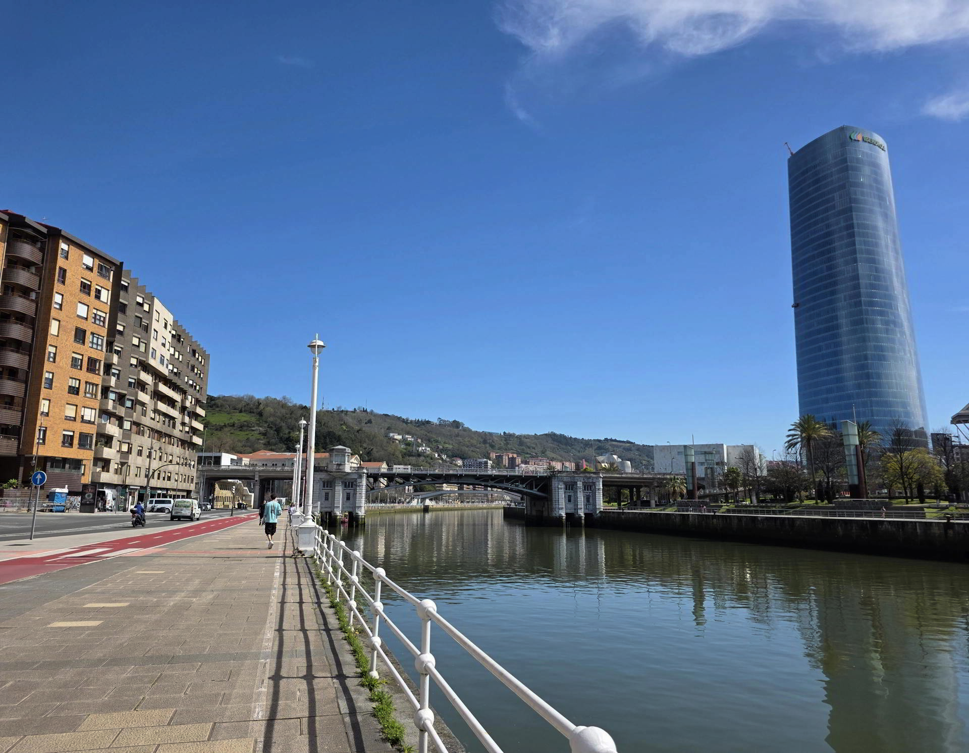  Edificio residencial Puente de Deusto