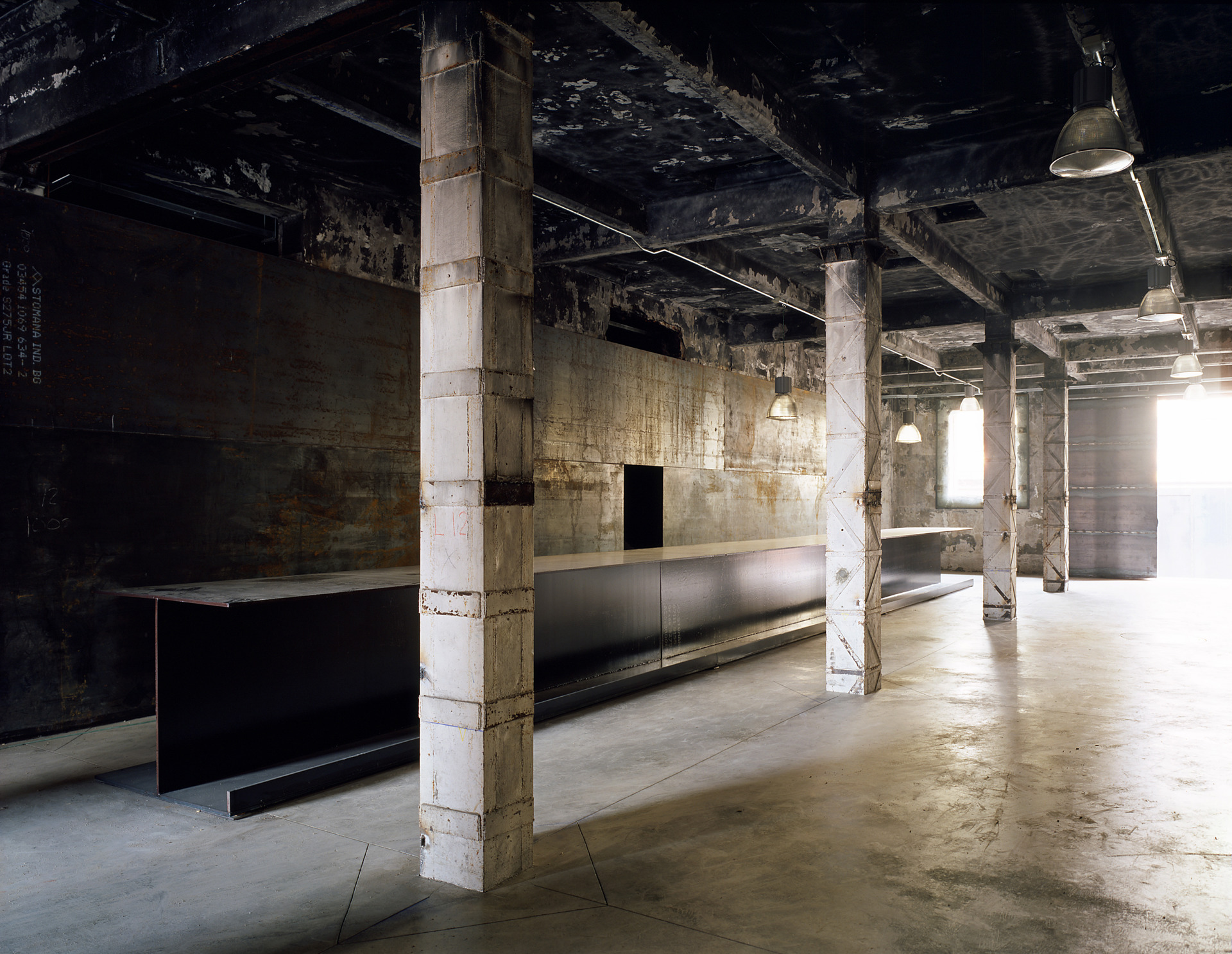  Matadero Madrid. Nave 17C: Intermediae