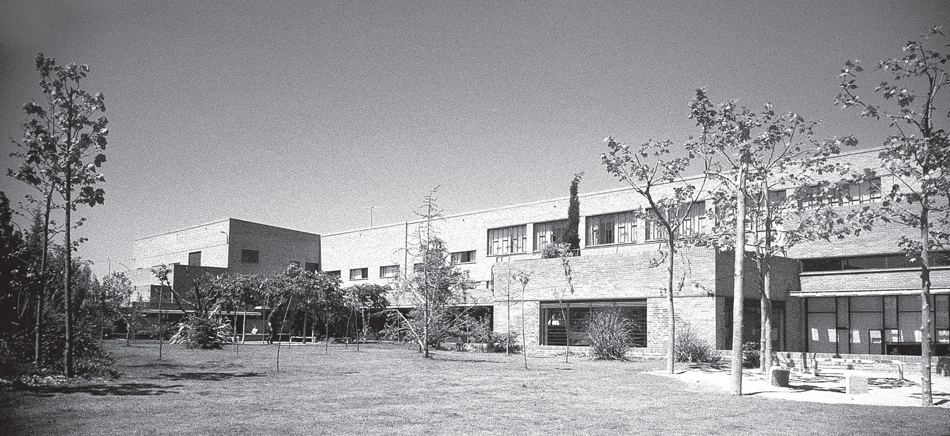  Colegio Nuestra Señora Santa María en el Parque Conde de Orgaz