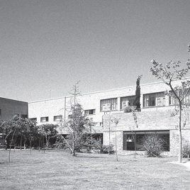 Colegio Nuestra Señora Santa María en el Parque Conde de Orgaz