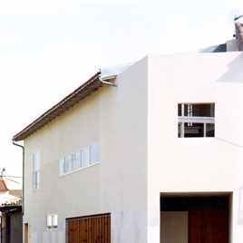 Consultorio médico y casa de la Juventud