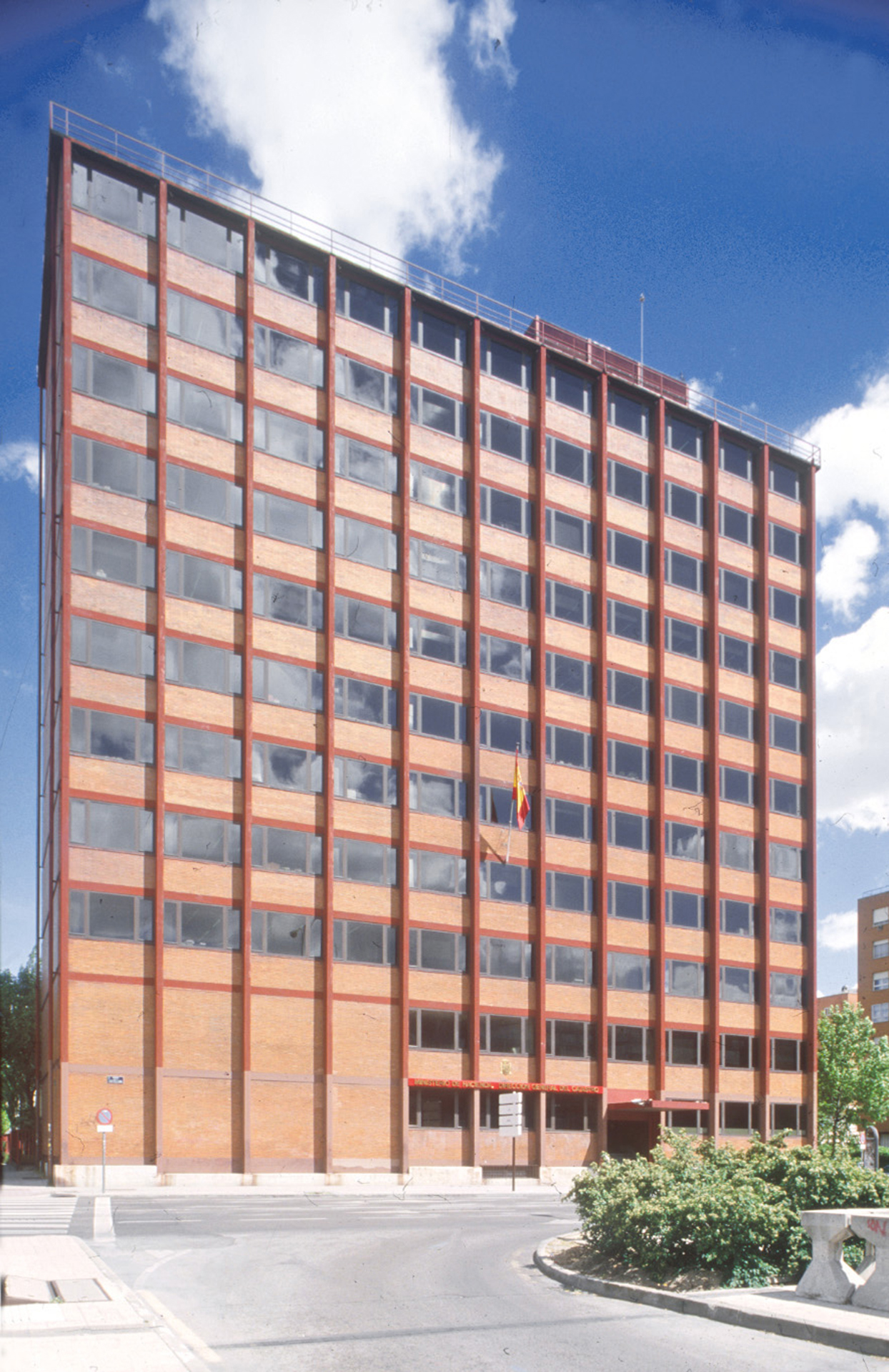  Dirección General del Catastro (antiguo edificio Arriba)