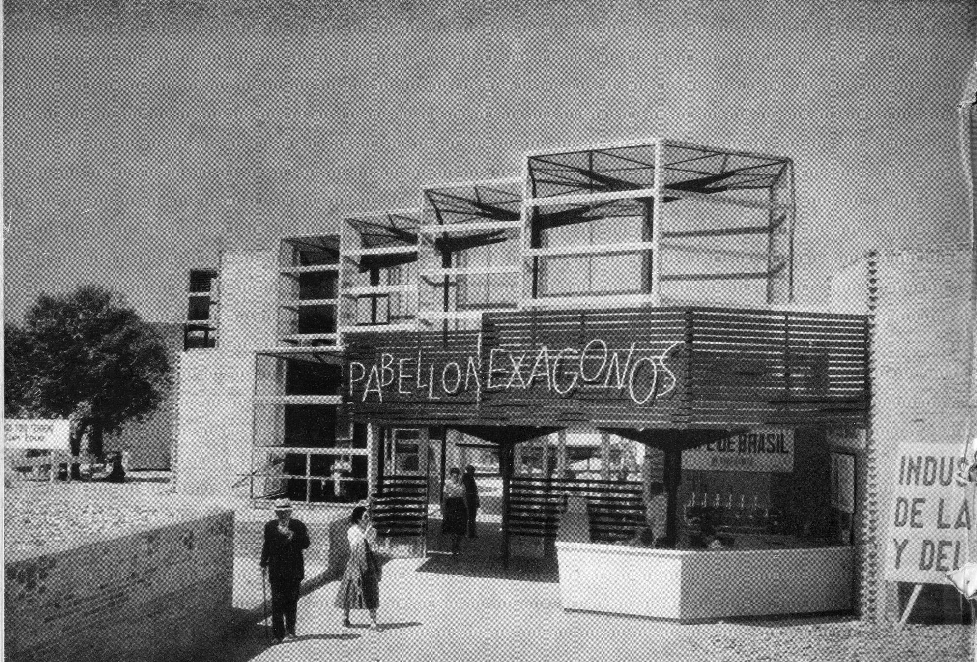  Pabellón Español en la Exposición Universal de Bruselas (Pabellón de los Hexágonos)