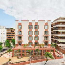 Transformación de un edificio abandonado en 27 apartamentos