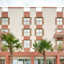 Transformación de un edificio abandonado en 27 apartamentos